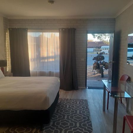Wentworth Club Motel 외부 사진