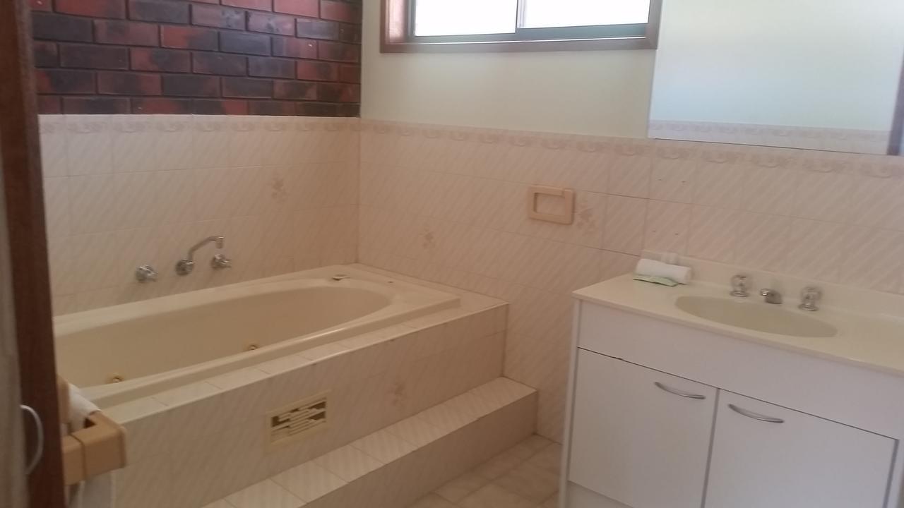 Wentworth Club Motel 외부 사진